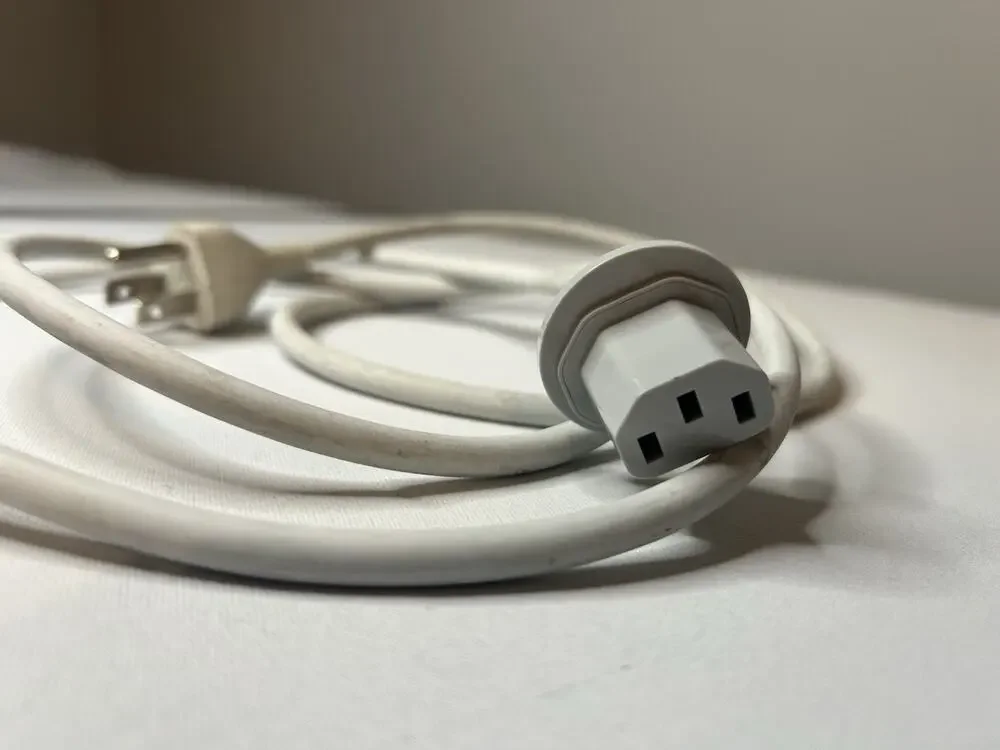 Apple Genuine Power Adapter Extension Cable – White (AC Extension Cord)